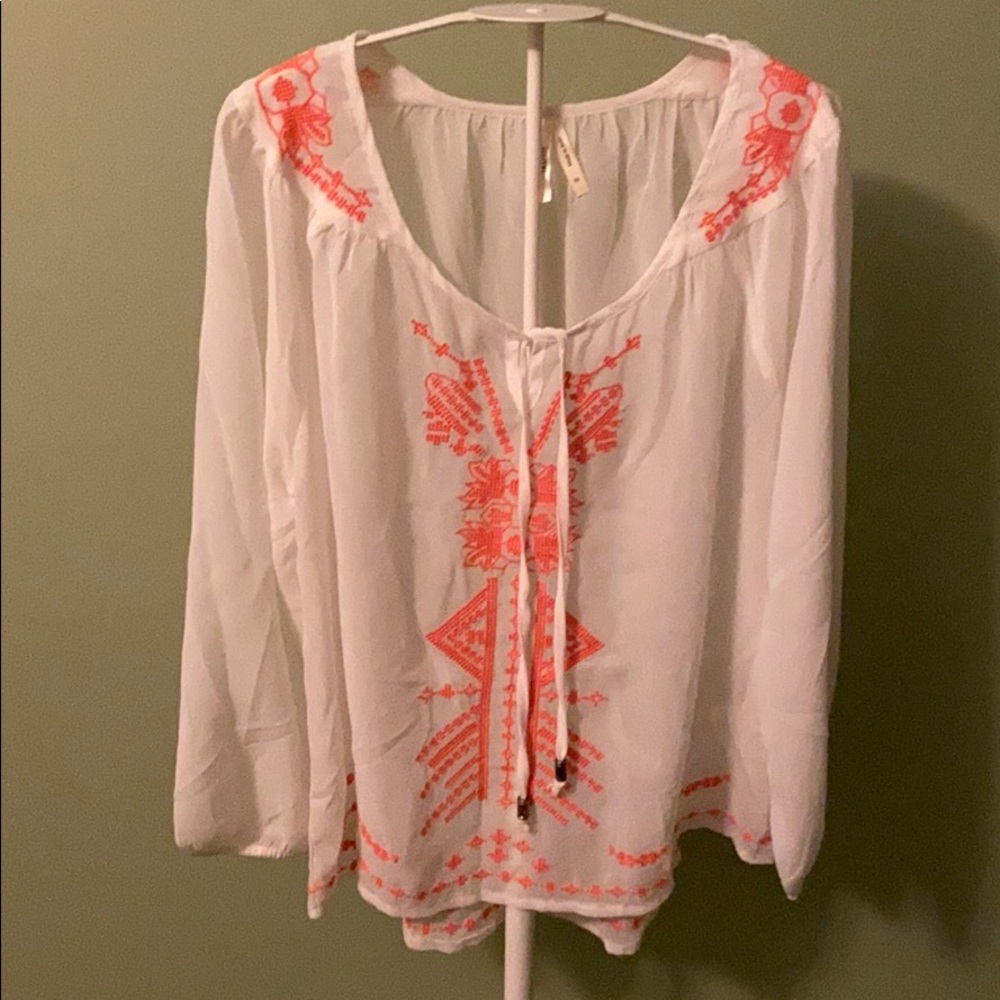 Truth NWT Blouse